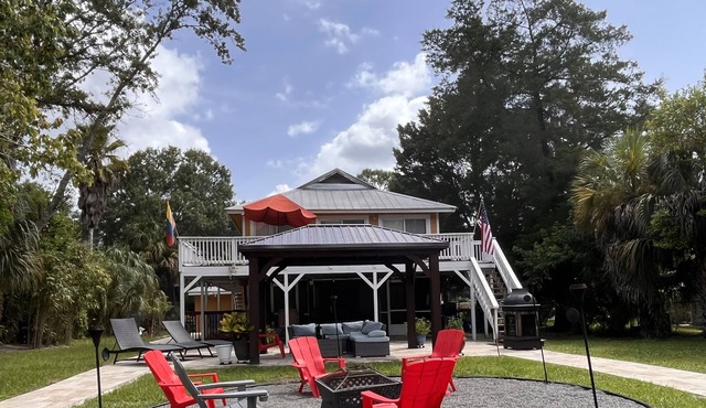 Weeki Wachee Luxury River Front apartment -1st floor- with a private beach 🏖️