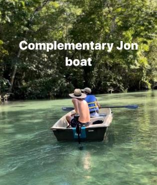 Weeki Wachee Retreat Canal home with hot tub kayaks canoe and boat with trolling motor included