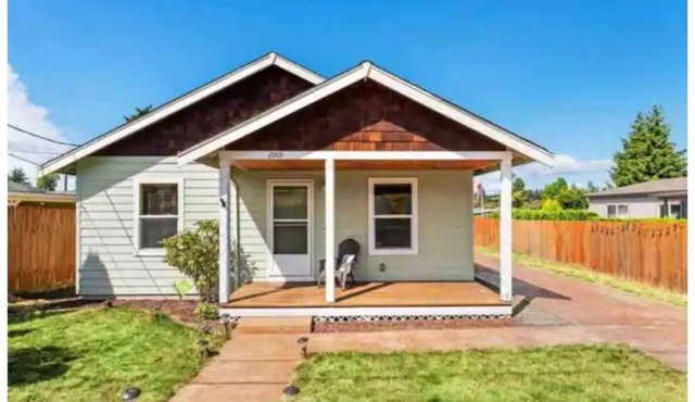 Weekly bookings 5% discount monthly booking 10% discount.