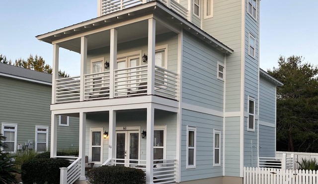 Weekly Discount! Private Heated Pool! Easy Walk to Beach! Close to Seaside!