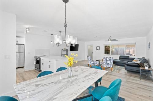 Weekly Discounts 10 min to Beach by TilahStays