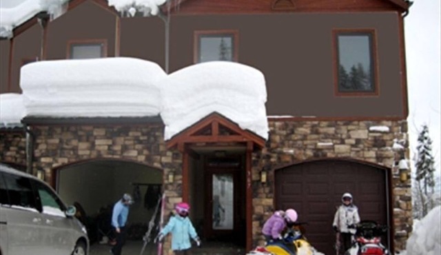 Weekly Discounts! Whitefish Mountain Ski Resort ski in ski out, Luxury Townhouse
