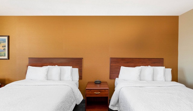 WEEKLY/MONTHLY/DAILY/Free Breakfast/Clean Rooms