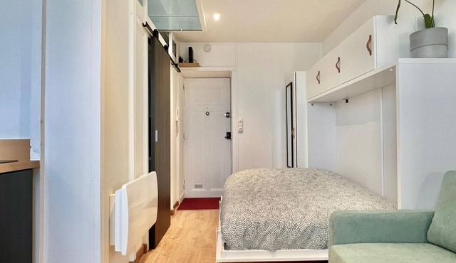 Weekly rental furnished apartment center