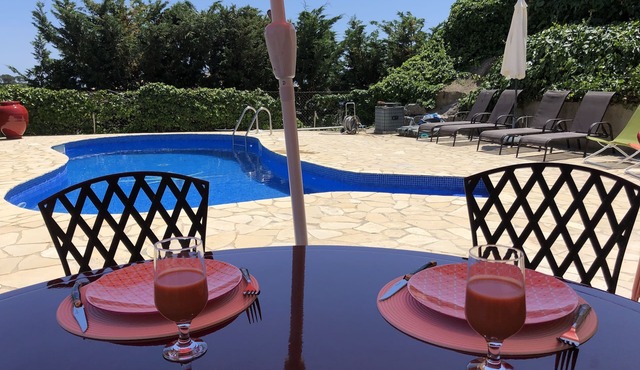 Weekly rental, villa Lloret de Mar with private pool, quiet area