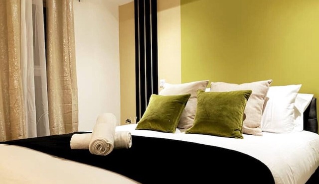 Weekly Stays Welcome | 1 Bed Duplex | Sleeps 3