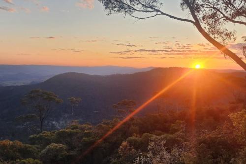 Weemilah Spectacular Valley and Escarpment Views