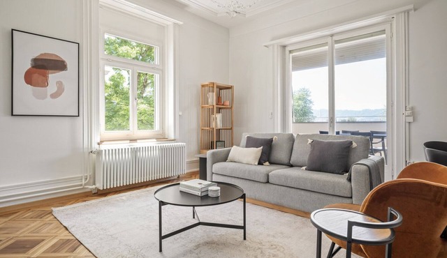 Weinegg 4.5 Room w/Storage & W/D, 2 mins to Mkt