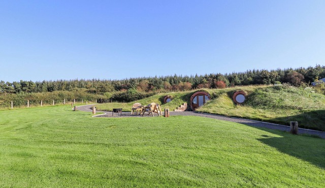 WEIRGLODD, pet friendly, character holiday cottage in Ruthin