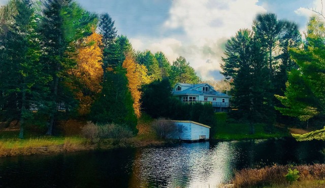 Welch's Riverview Retreat, Welchʻs Riverview Retreat - Your Window to Lake Superior