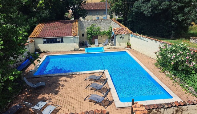 🌿 Welcome to Vierge Garden Cottage at Les Vallaies ☀️🍷