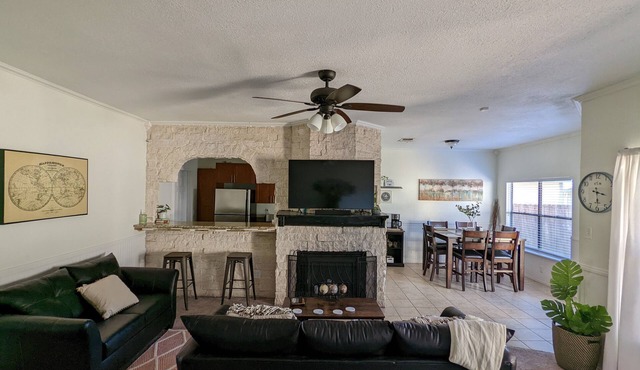Welcom to Casa Rancho - The Gem of San Antonio