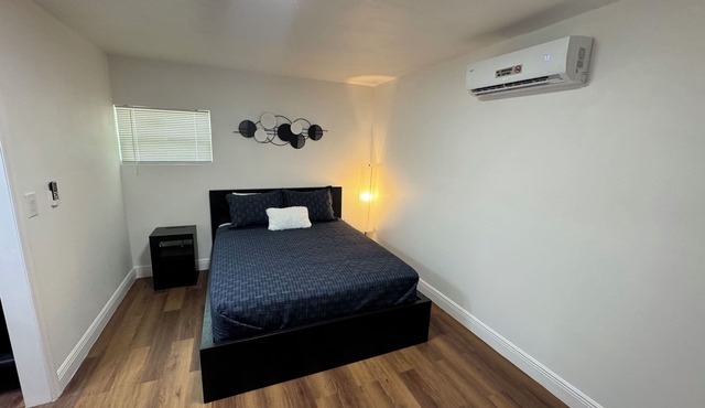 WELCOME 2 MI PRIVATE CASITA 1-bedroom apartment in charming Tampa with WiFi, AC