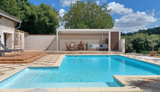 Welcome to the cottage of the pebble.