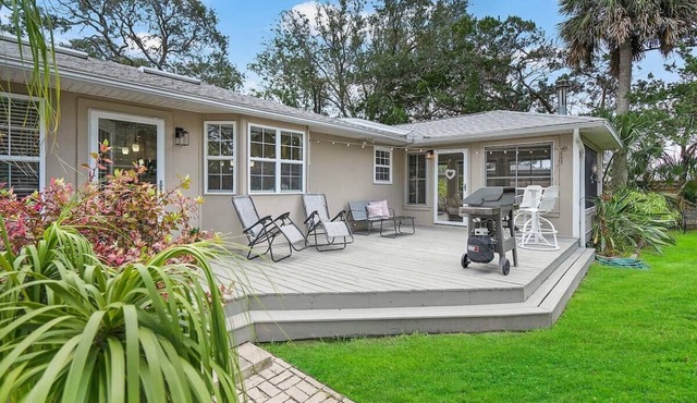 Welcome Gift, By the Beach, Fire Pit, Bikes, Games