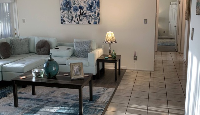 Welcome Home Lots of LIGHT, AIRY and SUPER CLEAN !!