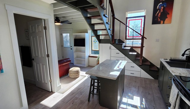 Welcome Home! Cozy, comfortable, quiet, secluded, private, beautiful.