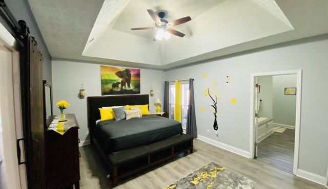 Welcome Home mins to Ft Benning, Columbus,Auburn AL, Pool Table