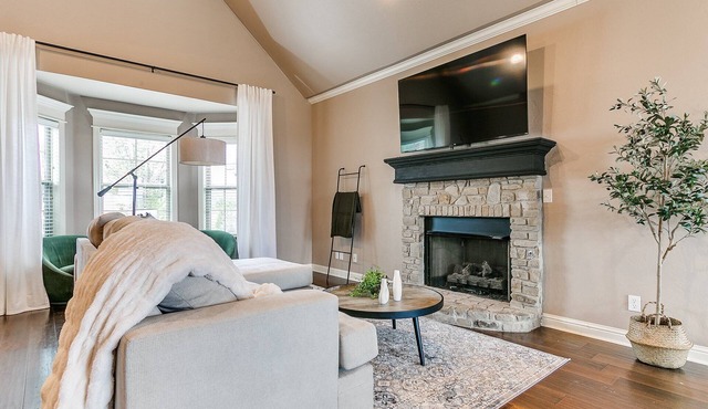 Welcome Home to Comfort and Convenience in Norman!