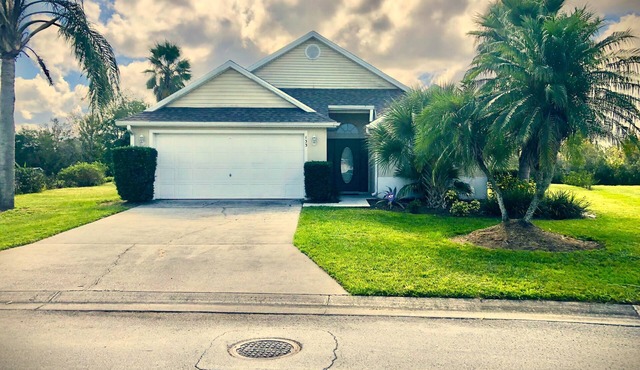 Welcome Home! Veteran-Owned Private Oasis w/South Facing Pool. Unwind/Rewind