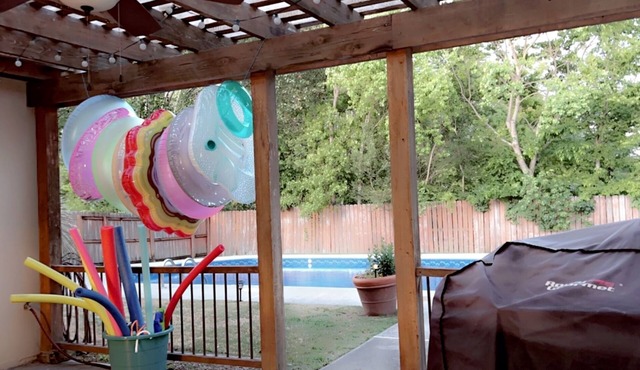 Welcome Military & College Students Enjoy Pool+Fire Pit+Grill+Games