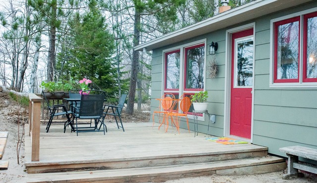 Welcome Skiers/Snowmobilers! Blueberry Beach House in a Winter Wonderland