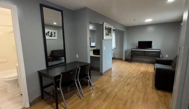 Welcome Suites Hazelwood