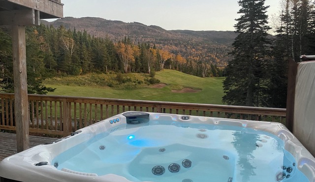 Welcome to Humber House: Luxury Golf Course Retreat