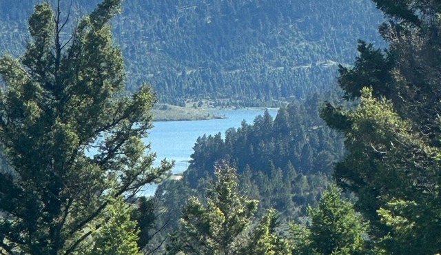 Welcome to our Mountain Lake Getaway