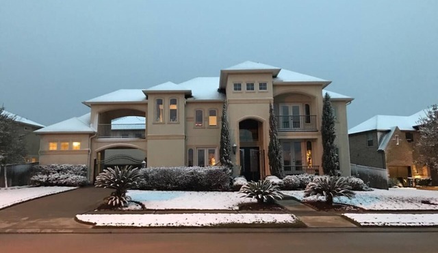 Welcome to 5BR Luxury Home With Pool in beautiful Katy, Texas