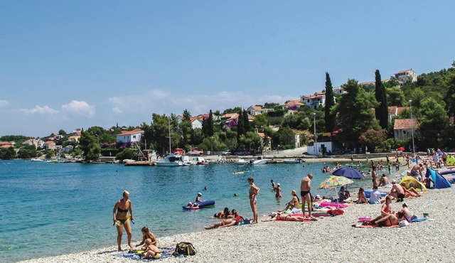 Welcome to a beautiful vacation on the island of Solta.