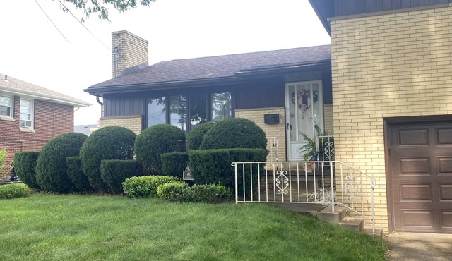 Welcome to a haven of comfort and serenity for nature lovers! Right off route 28