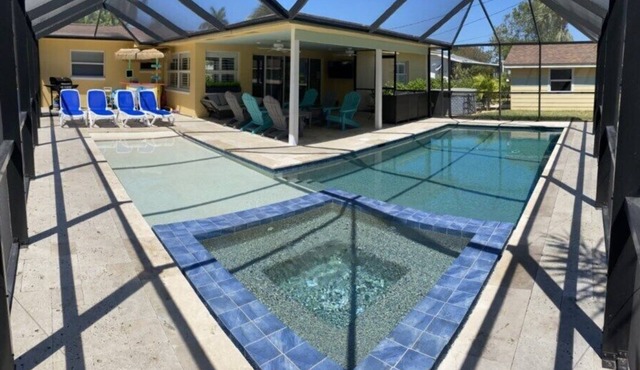 Welcome to a Poolside Paradise!