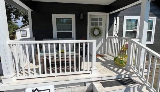 Welcome to an exquisite 3-bedroom house