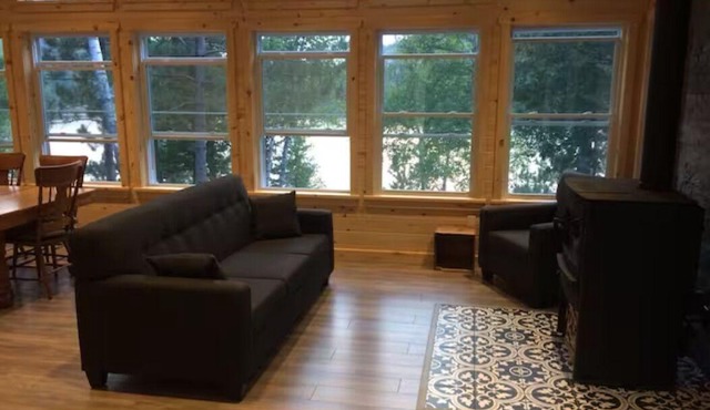 WELCOME to beautiful Sunset Point waterfront cottage!