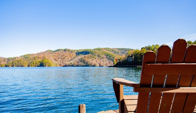 Welcome to Black Bear Lodge at beautiful Lake Jocassee!