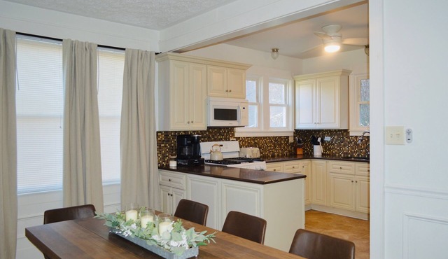 Welcome to Blue and Gold Getaway!