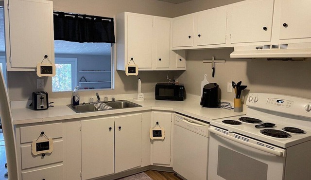 Welcome to Blue Haven- a large, welcoming home professionally managed by Experienced Stays