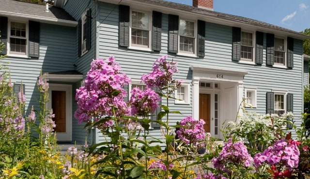 Welcome to Buena Vista House! Come explore #FLX style!
