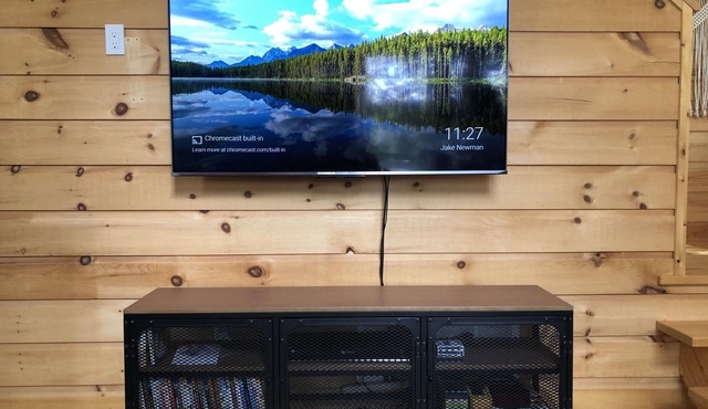 Welcome to Burdock Lakehouse - a Peaceful Waterfront Retreat