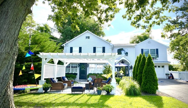 Welcome to Captain Henry's Coastal Retreat