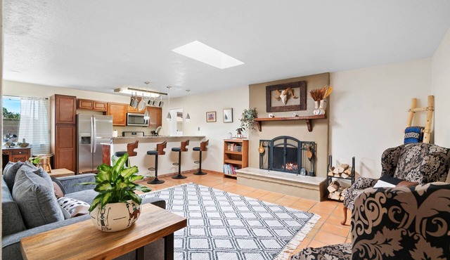 Welcome to Casa de Ladrillos - No House guests without prior approval from host.