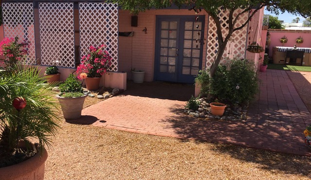 Welcome to Casa Hibiscus! Amenities galore! Hot tub+bike+bbq+fire pit ! Pets!