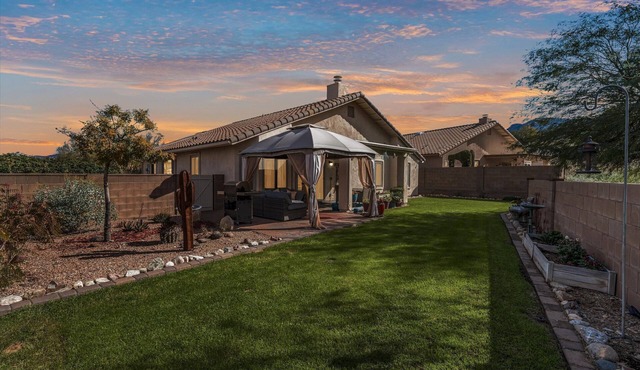 Welcome to Catalina Sunset Oasis—your solar-powered desert paradise