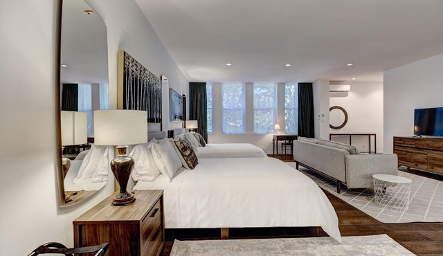 Welcome to “Chateau Sherbrooke's” loft: an historic gem in Downtown Montreal.