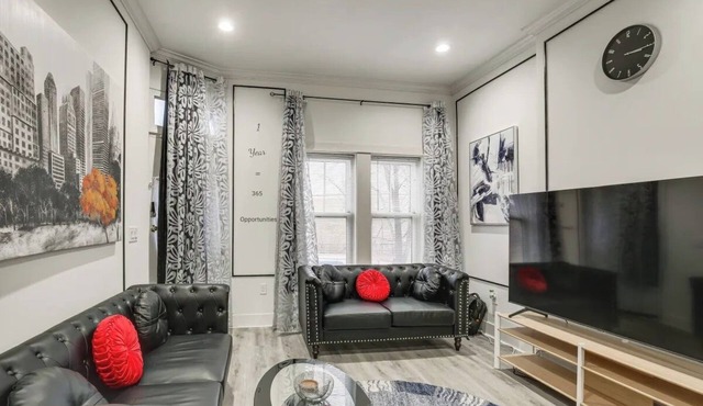 Welcome to comfort! Private condo near local sports and entertainment venues.