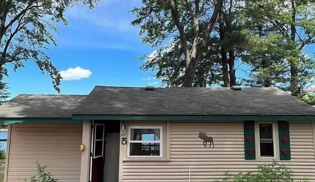 Welcome to Cottage 5 at Heart Lake Resort!