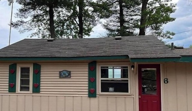 Welcome to Cottage 6 at Heart Lake Resort!