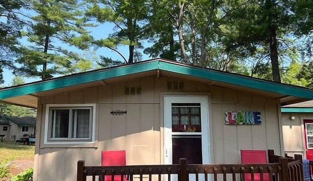 Welcome to Cottage 7 at Heart Lake Resort!