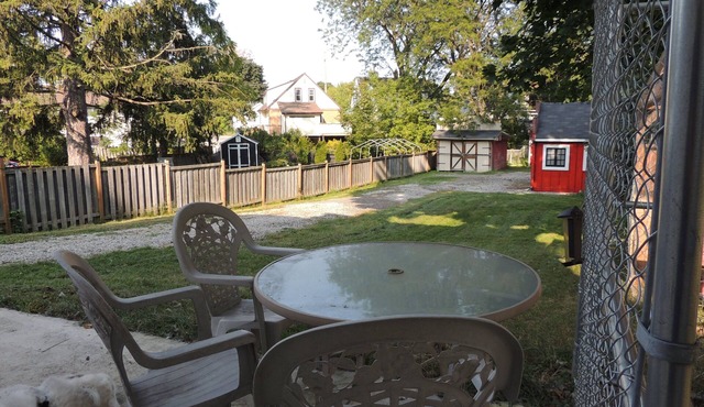 Welcome to Cowtown! Homey open concept 2 bedroom apartment.